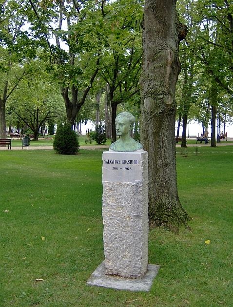 Balatonf__red-Salvatore_Quasimpmeret.jpg