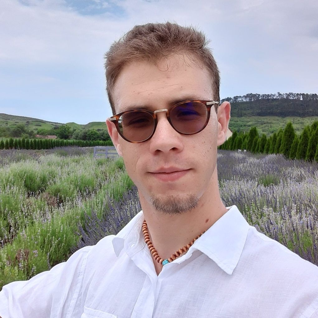 Kov__cs___jsz__szy_P__ter.jpg