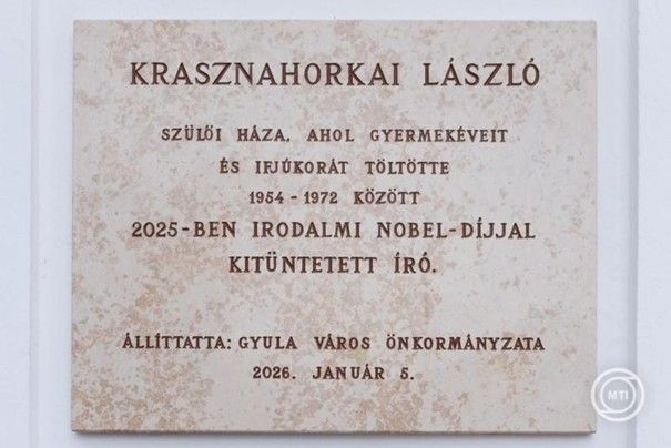 Krasznahorkai_eml__ktabla.jpg