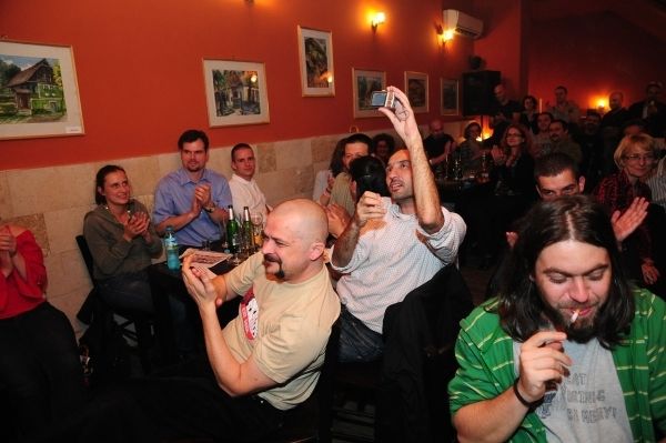 Kolozsvr_-_Skrabski_Fruzsina_s_Novk_Tams_aki_most_is_fotzik_a_Biszku-film_kszti_a_kznsg_soraiban_1