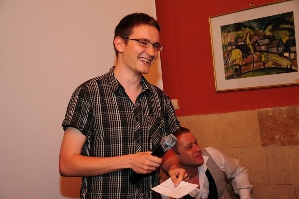 Kolozsvr_-_Blint_Tams_sajt_szvegn_is_jl_szrakozik_1