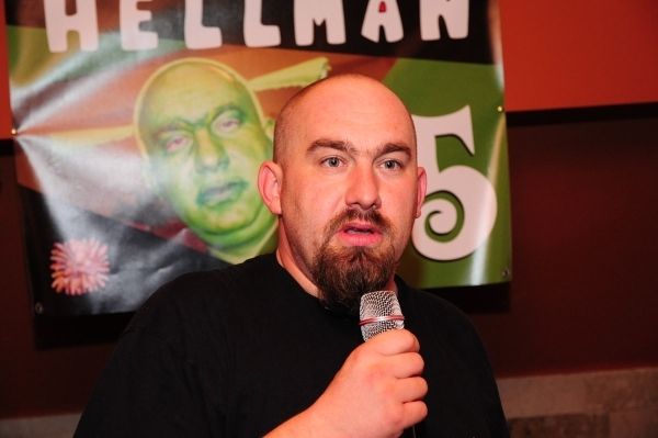 Kolozsvr_-_Farkas_Wellmann_Endre_megilletdtten_ksznte_meg_a_szvatst_1