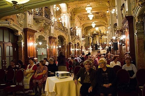 Közönség okt 14 weöres