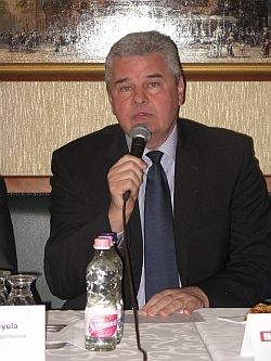 Vantara Gyula drámaíró