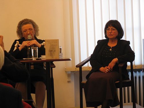 Jókai Anna és Mezey Katalin 010