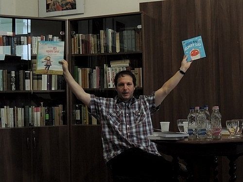 Kiss László Kiss Ottó könyveivel